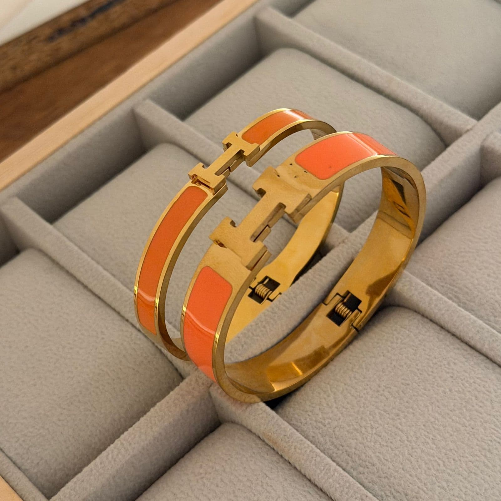 The H bracelet