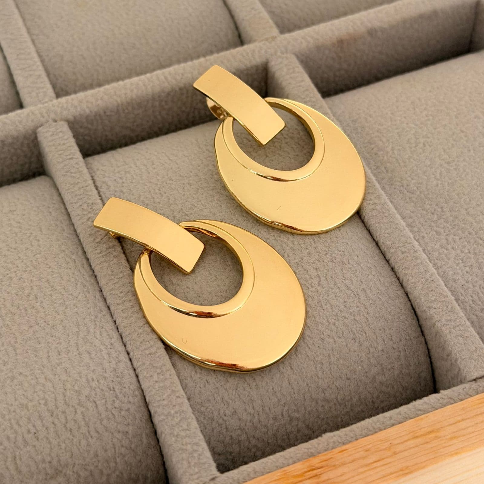 The Louve Drop Earrings